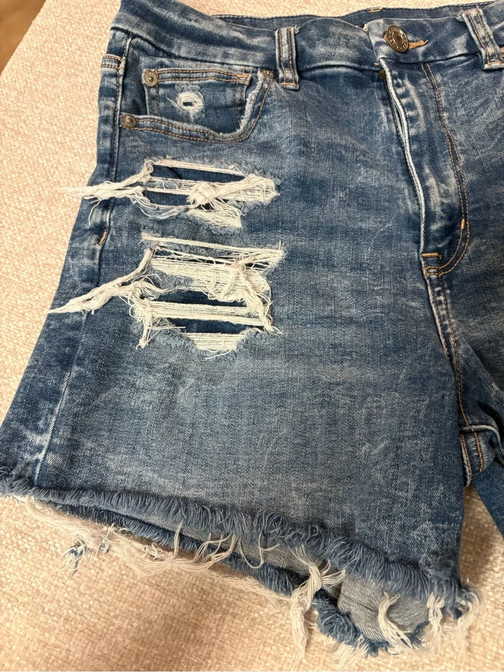 Women’s AE Curvy Hi-Rise Shortie Distressed Blue Denim Size 8